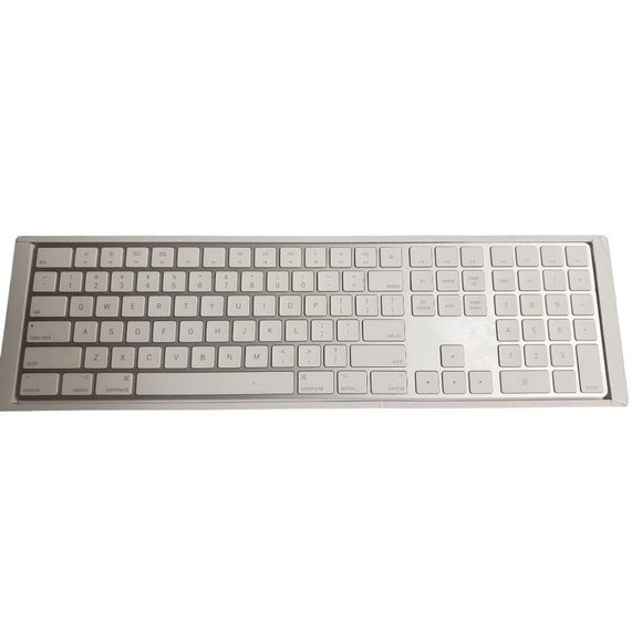 Apple Magic Keyboard w/ Numeric Keypad KEYBOARD ONLY - Picture 3 of 3